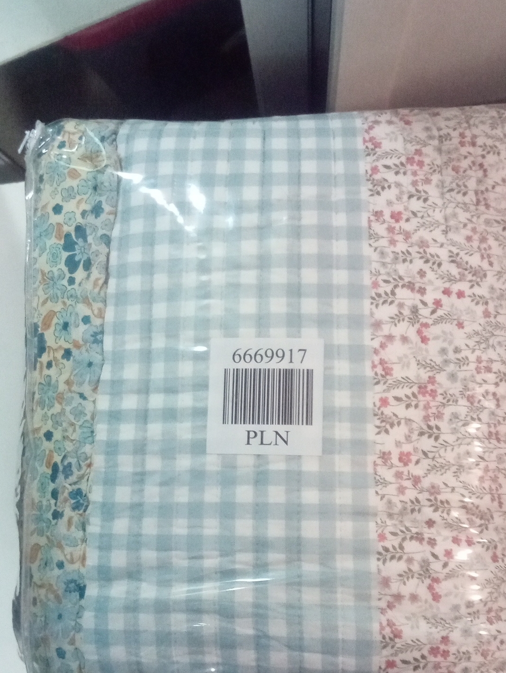 King Size Plaid & Floral Patchwork Comforter NWT $100 Light Blue Unbranded